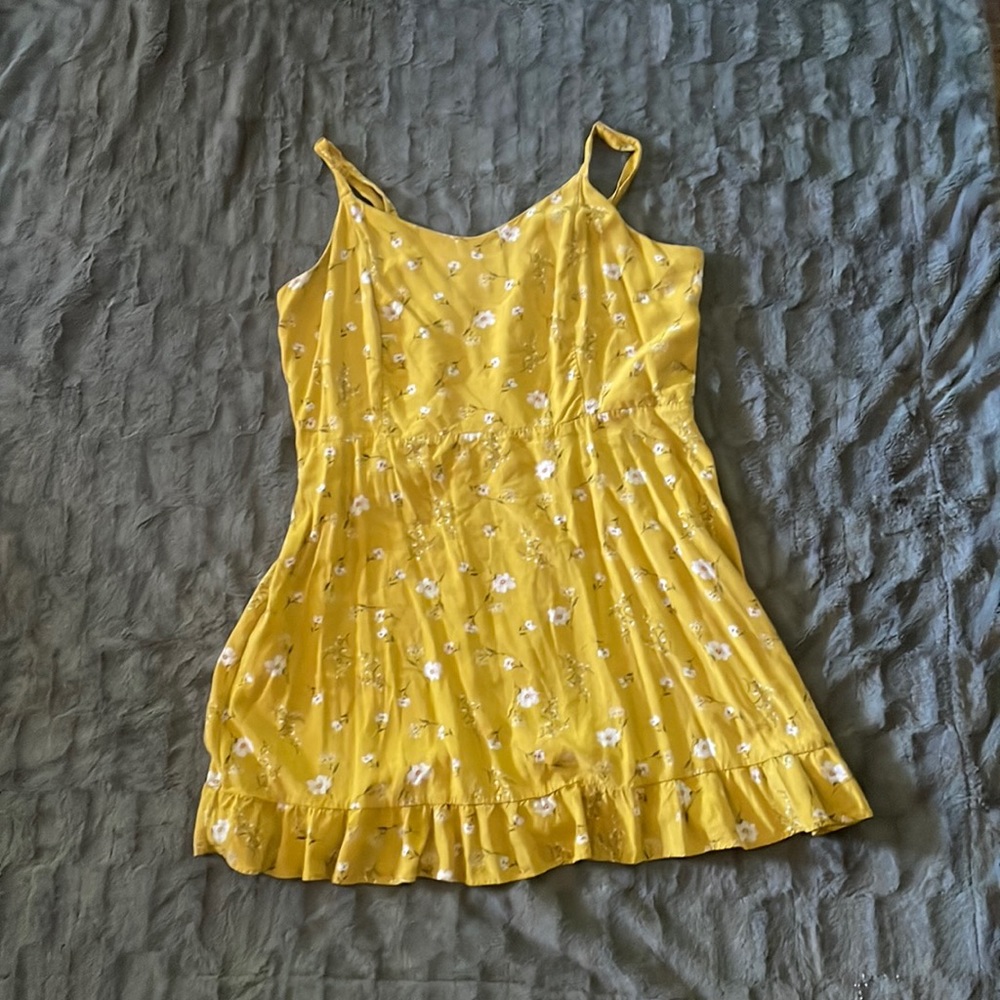 Yellow floral dress-rarely worn-good condition-size XL
